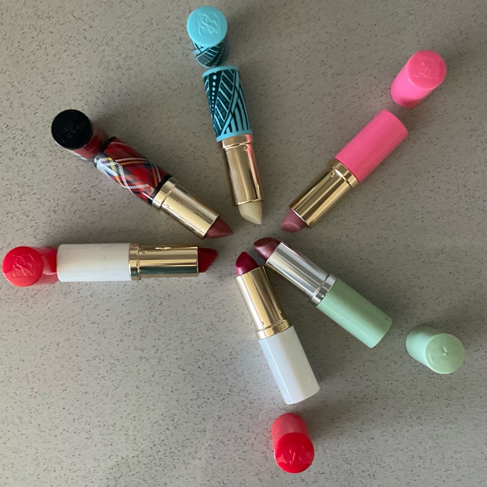 Estee Lauder Lipsticks. Full Sized Great Colors